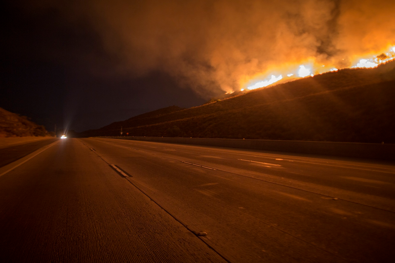 The 210 freeway remains close as flames continue to spread at the La Tuna Fire on September 2, 2017 near Burbank, California. (Photo by David McNew/Getty Images)